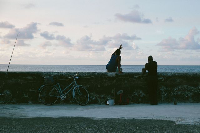 Luna De Jong, Giclee print on canvas, Havana Sea Wall, 2016