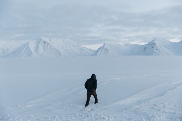 Luna De Jong, Canon 5D C-Print on Dibond, Walking Alone, 2012