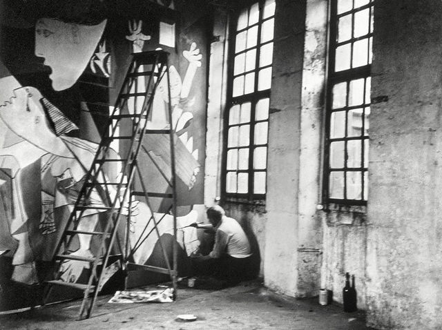 Lorenzo de'Medici, , pablo-picasso-working-on-the-painting-guernica-1937-photo-dora-maar-museum-of-queen-sophia-in-madrid.jpg, 